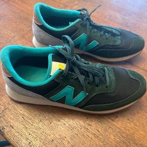 Women’s New Balance Sneaker size 9